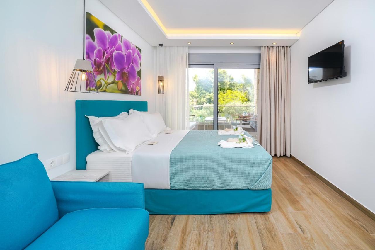Maria Elena Aparthotel *